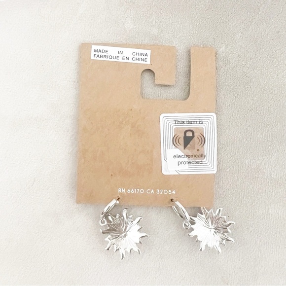 NWT Urban Outfitters Silver Boho Sun Drop Earrings - Picture 4 of 4